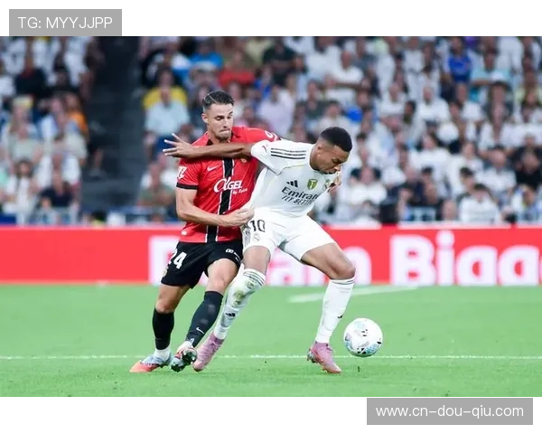 瓦伦西亚1-1皇家马略卡,双方各取一分保级形势复杂