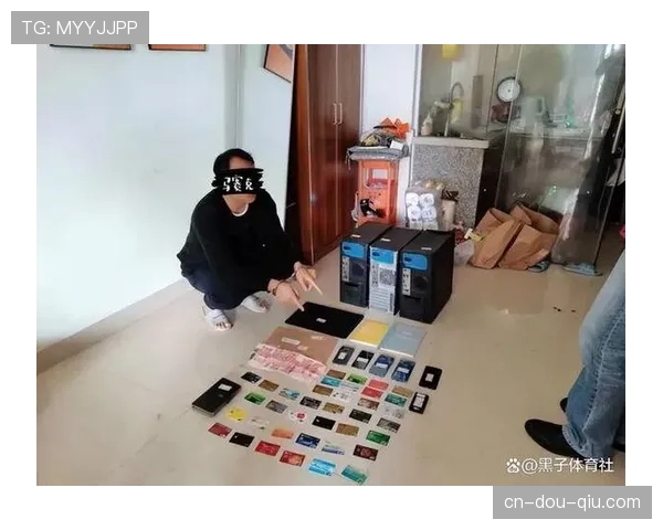 西班牙警方通报，破获一个涉嫌操纵西乙联赛的赌博团伙，数人被捕。